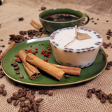 Mittelstark duftende Sojakerze mit Kaffeebohnen, 6er-Box