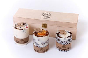 Geschenkset mit 3 mittelgroßen verschiedenen Kerzen